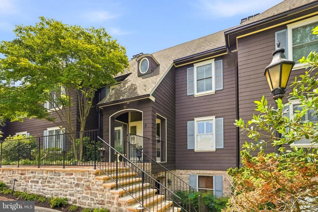 11 Devon Hill Road, Unit B8, Baltimore, MD 21210 Main Photo