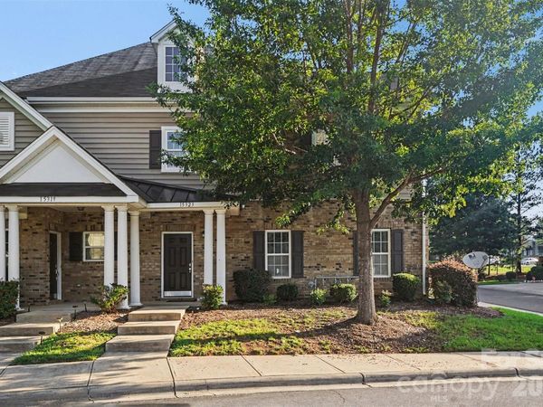 15323 Barossa Valley Street, Charlotte, NC 28277