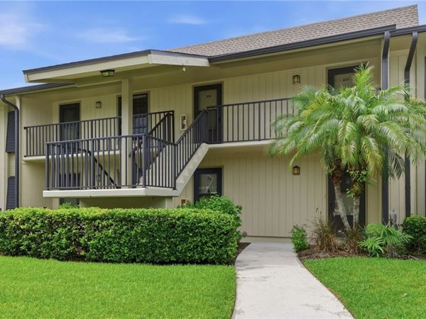 29 Plantation Drive, Unit 202, Vero Beach, FL 32966