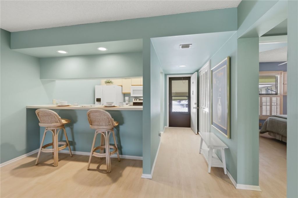 29 Plantation Drive, Unit 202, Vero Beach, FL 32966 Photo