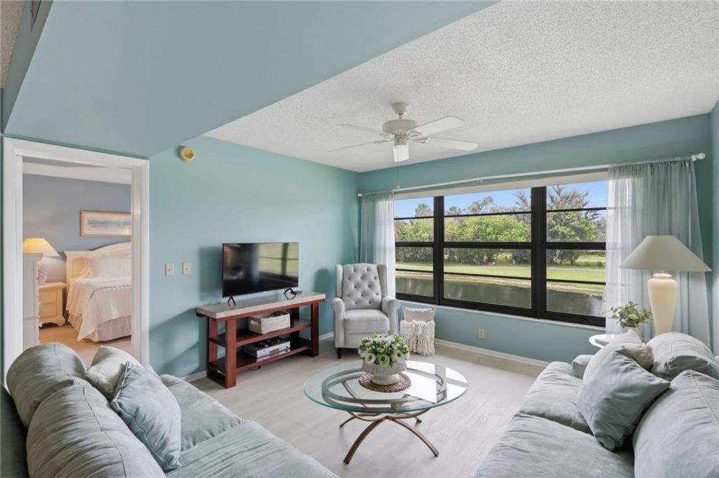 29 Plantation Drive, Unit 202, Vero Beach, FL 32966 Photo