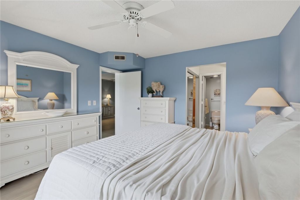 29 Plantation Drive, Unit 202, Vero Beach, FL 32966 Photo