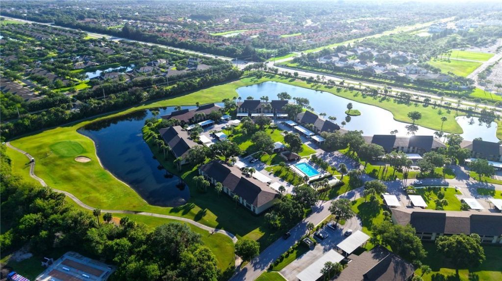 29 Plantation Drive, Unit 202, Vero Beach, FL 32966 Photo