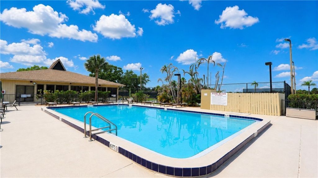 29 Plantation Drive, Unit 202, Vero Beach, FL 32966 Photo