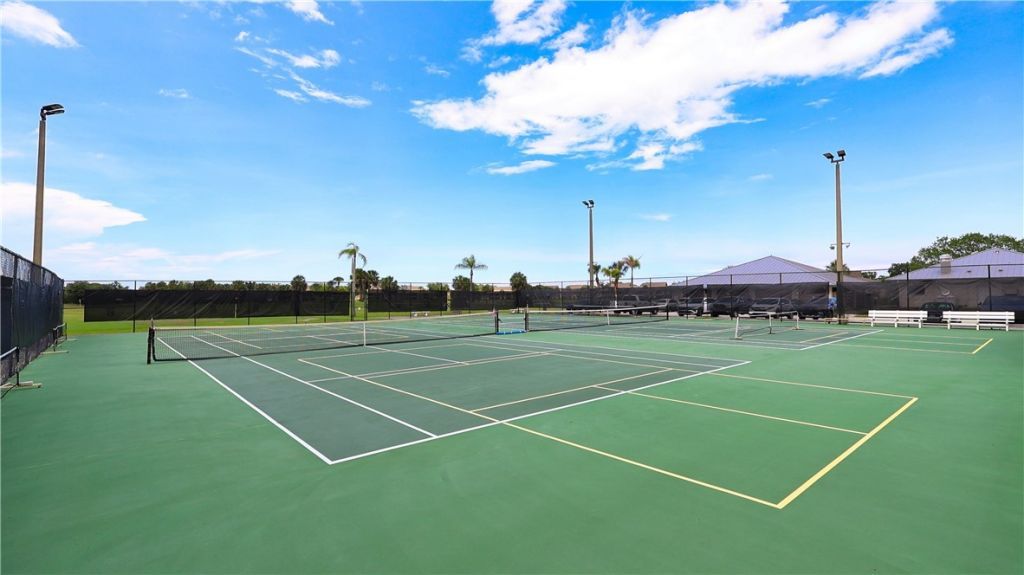 29 Plantation Drive, Unit 202, Vero Beach, FL 32966 Photo