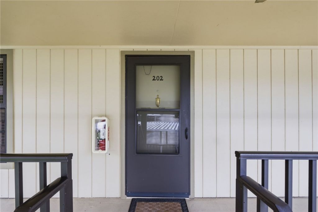29 Plantation Drive, Unit 202, Vero Beach, FL 32966 Photo