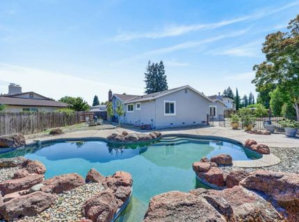 5016 Olive Oak Way, Carmichael, CA 95608 Photo