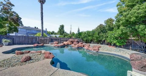 5016 Olive Oak Way, Carmichael, CA 95608 Photo