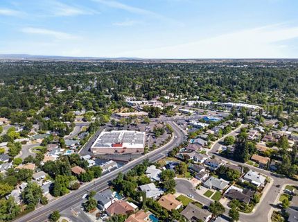 5016 Olive Oak Way, Carmichael, CA 95608 Photo