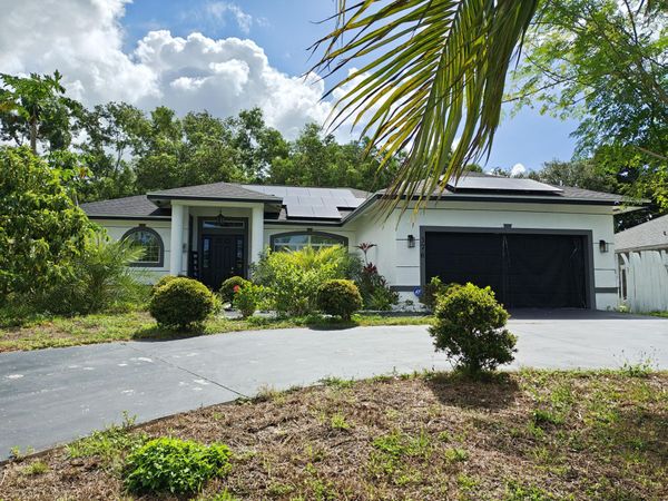 376 SW Tulip Boulevard, Port St. Lucie, FL 34953