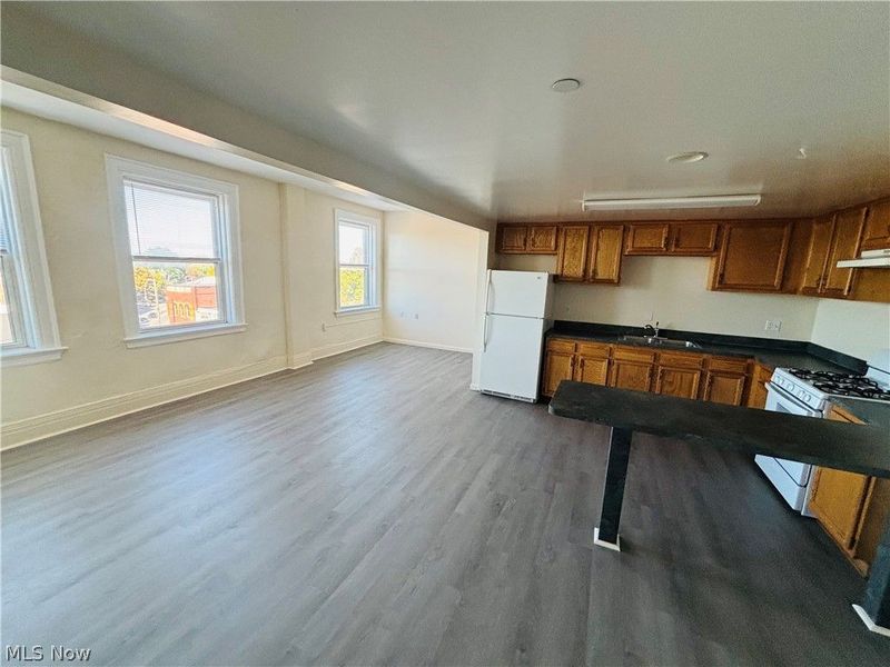 5644 Broadway Avenue, Unit 602, Cleveland, OH 44127 Photo 3
