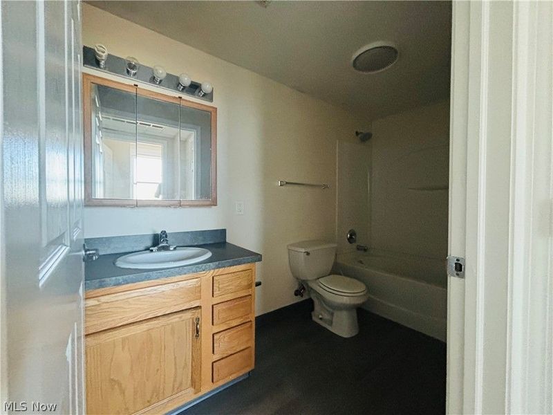 5644 Broadway Avenue, Unit 602, Cleveland, OH 44127 Photo 9