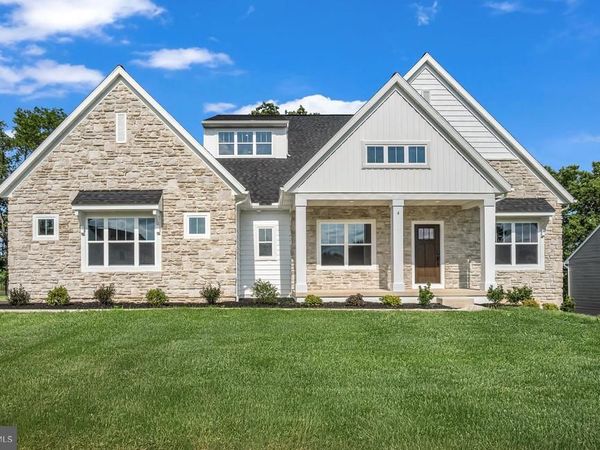 4 OLD MOSS LANE, CARLISLE, PA 17013