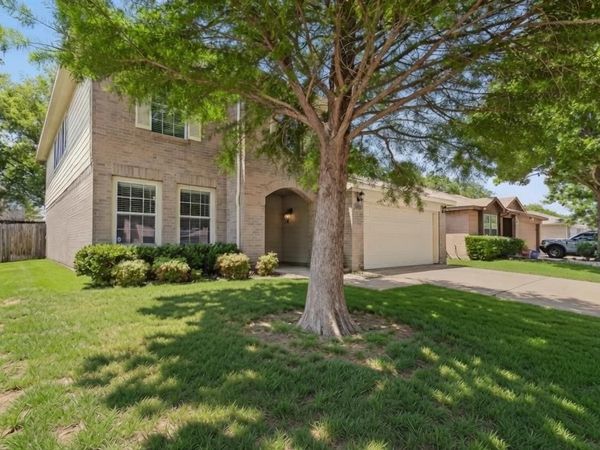 9305 E Goldenview Drive, Fort Worth, TX 76244