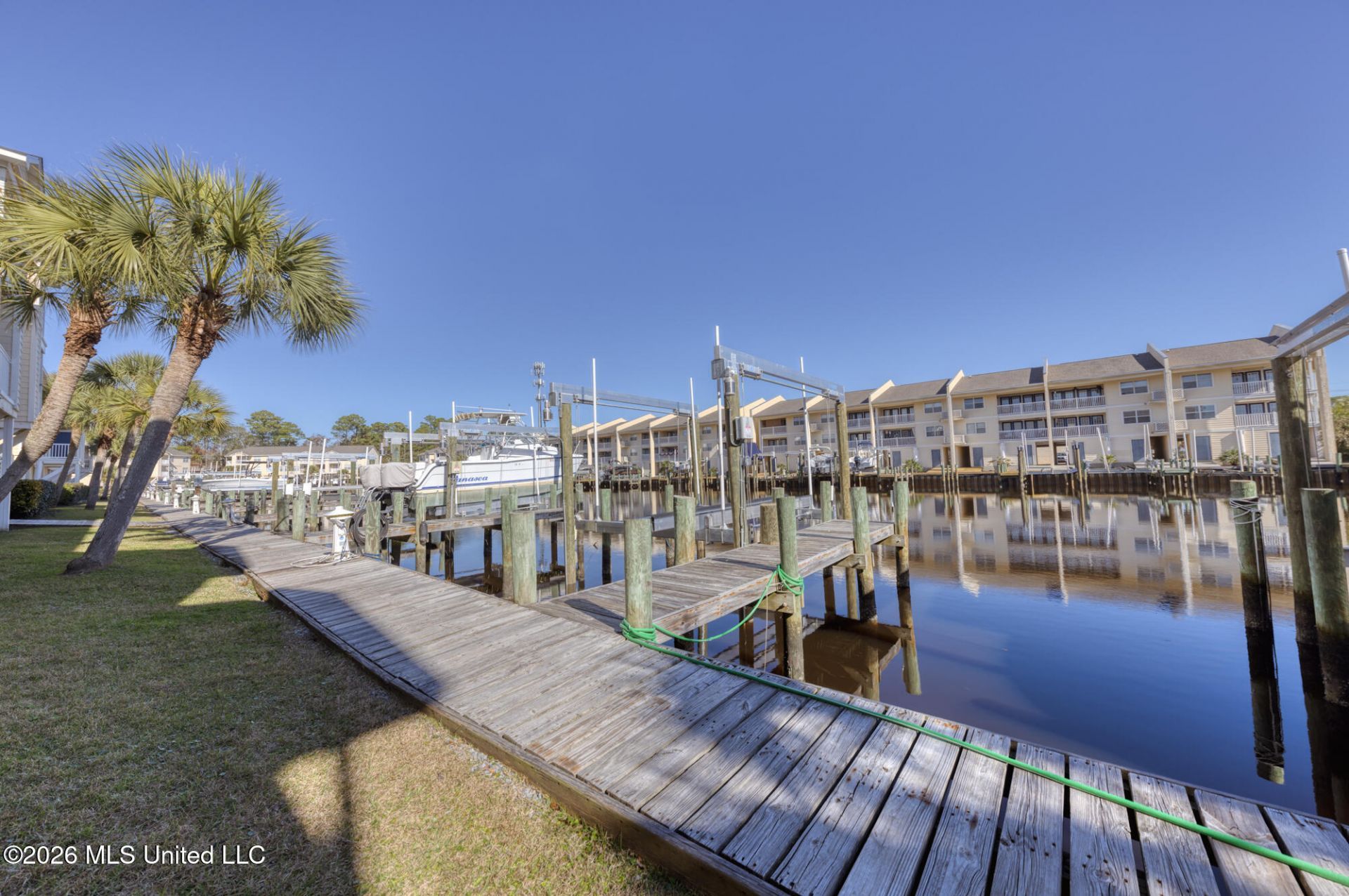 2421 Beachview Drive, Ocean Springs, MS 39564 Main Photo