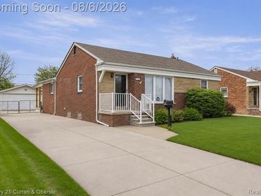 18752 Koester Street, Riverview, MI 48193