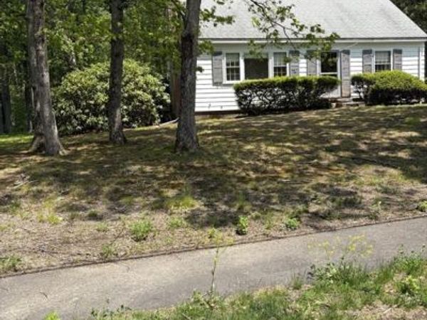 49 Alton St, Walpole, MA 02081