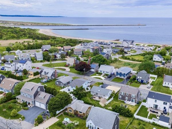 17 Almy Ave, Sandwich, MA 02563