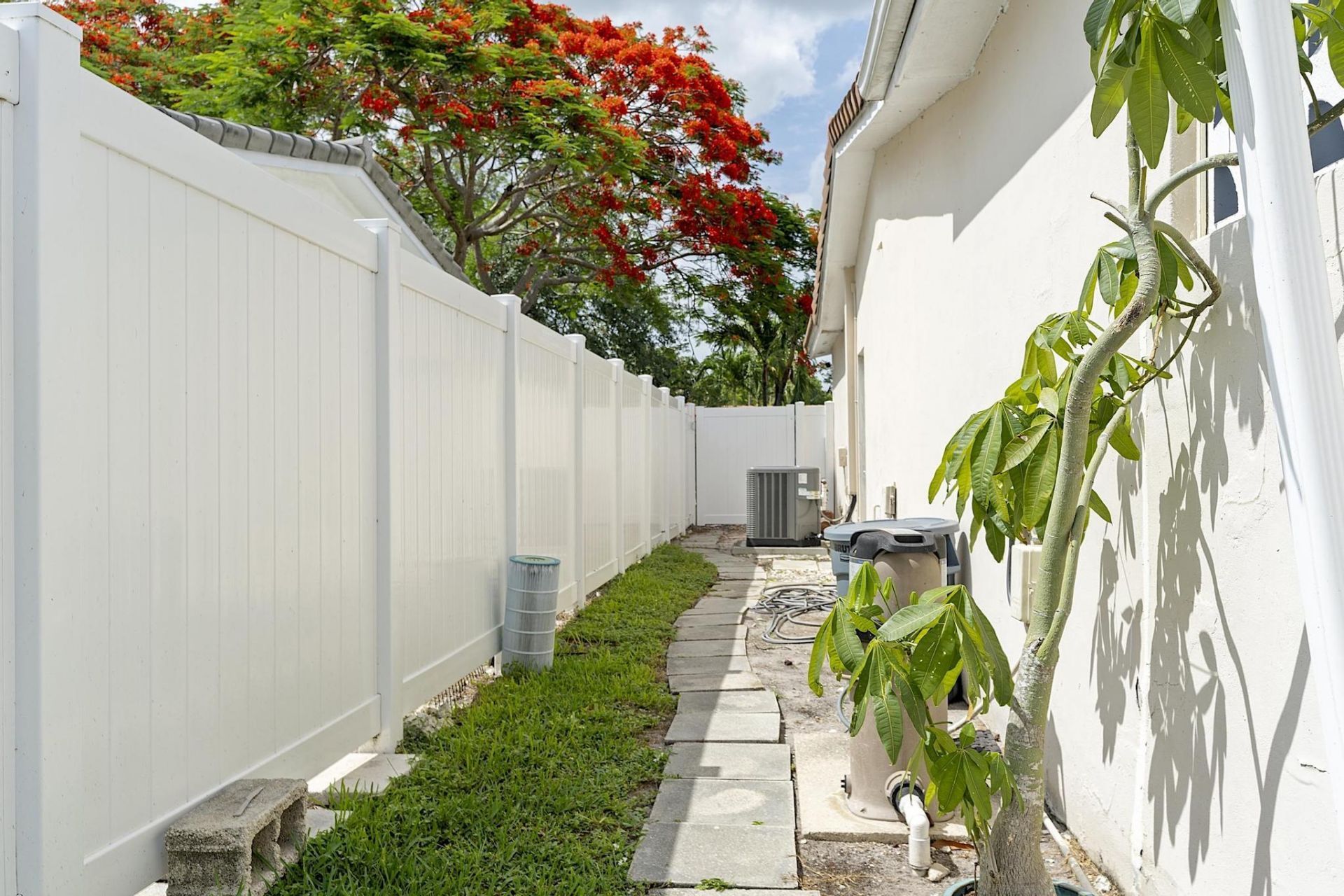 10476 NW 3rd Street, Plantation, FL 33324 Photo