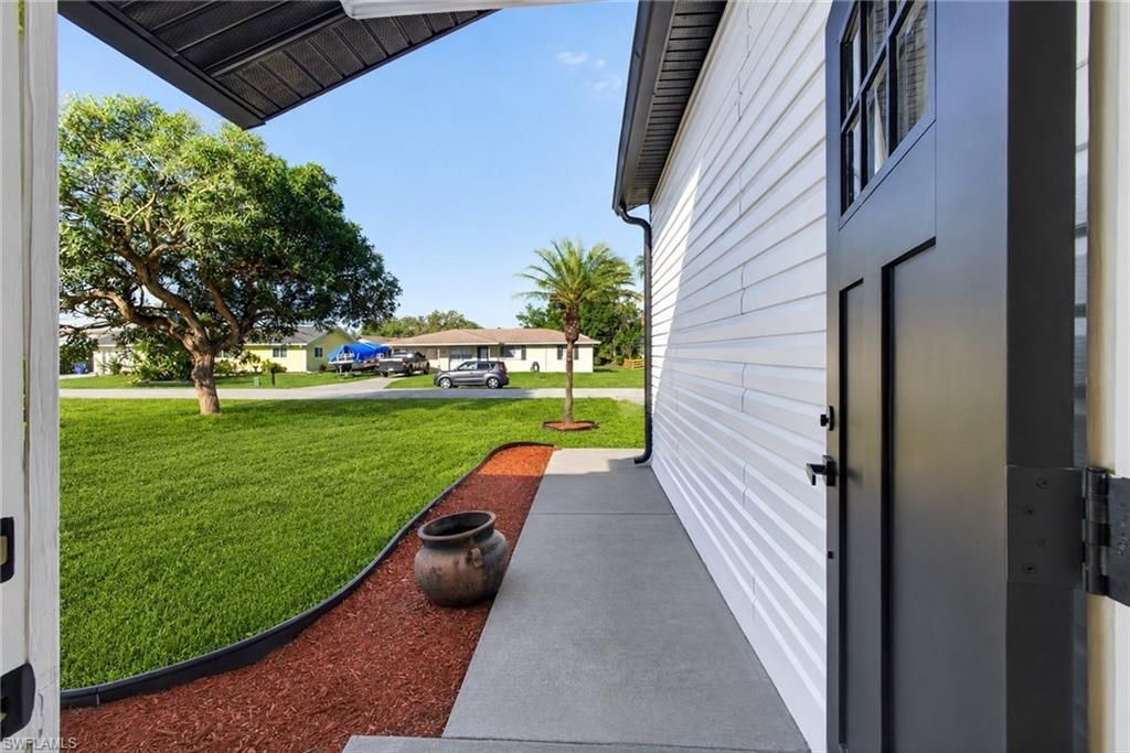 18521 Phlox Dr, Fort Myers, FL 33967 Photo