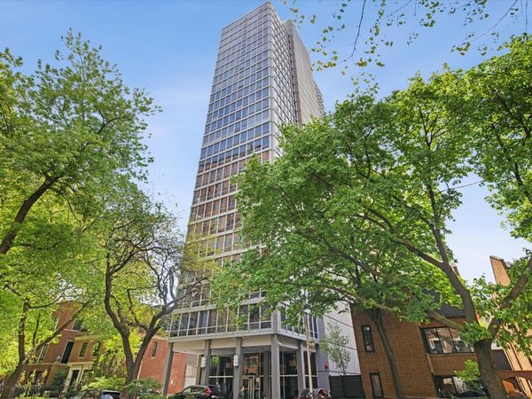 339 W Barry Avenue, Unit 24A, Chicago, IL 60657