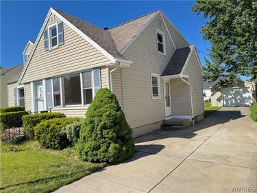 318 Forbes Avenue , Tonawanda, NY 14150