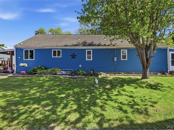 11 Thoreau Court , Tonawanda, NY 14150