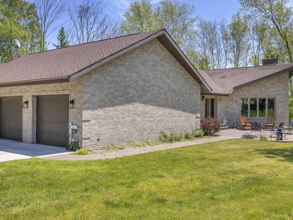 4564 Broadway STREET, Manitowoc, WI 54220
