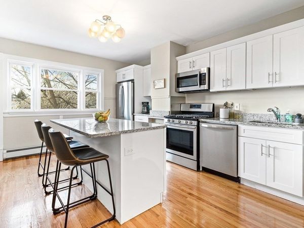 30 Putnam St, Unit 2, Somerville, MA 02143