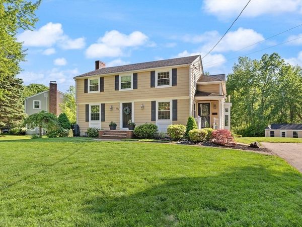 256 Linden St, Hamilton, MA 01982