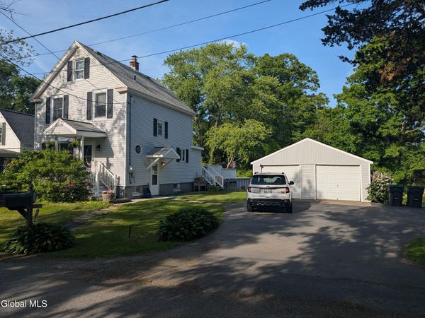 874 Benedict Avenue, Niskayuna, NY 12309
