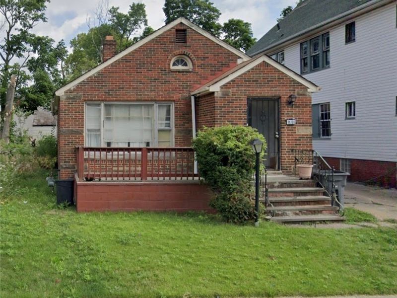 11705 Farringdon, Cleveland, OH 44105 Photo 2