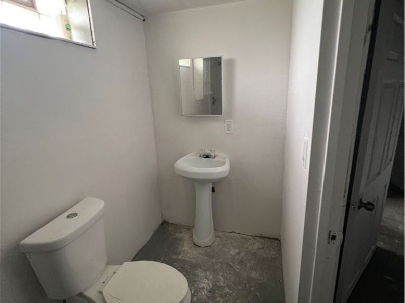 11705 Farringdon, Cleveland, OH 44105 Photo 3