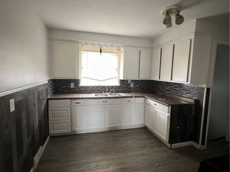 11705 Farringdon, Cleveland, OH 44105 Photo 4