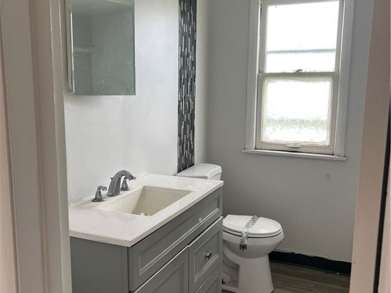 11705 Farringdon, Cleveland, OH 44105 Photo 6