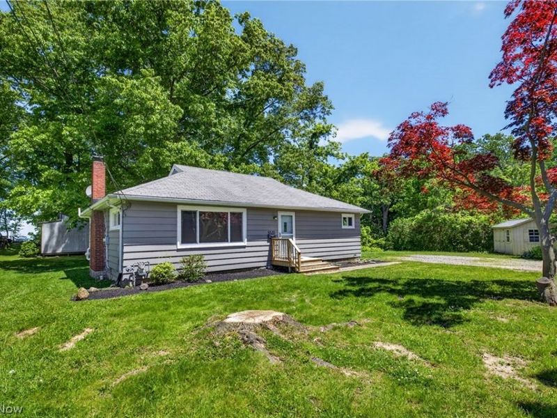 5535 Chestnut Street, Mentor on the Lake, OH 44060 Photo 1