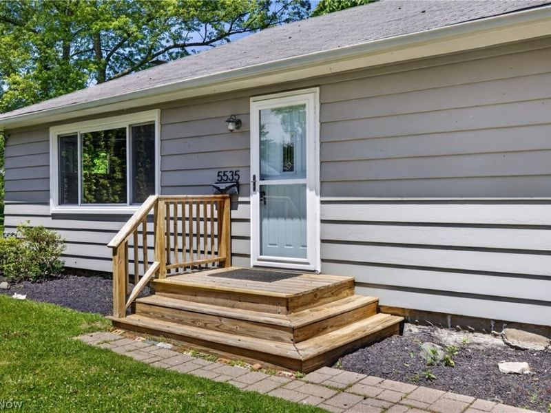 5535 Chestnut Street, Mentor on the Lake, OH 44060 Photo 12