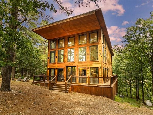 136 Gnarly Maple Trail, Broken Bow, OK 74728