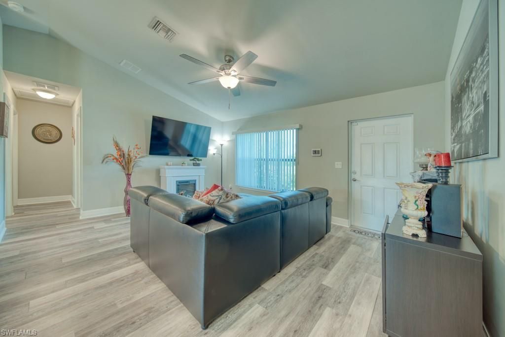 520 Wilmington Pkwy , Cape Coral, FL 33993 Photo