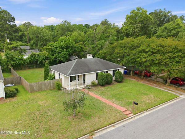 2702 Jackson Drive , Greenville, NC 27858
