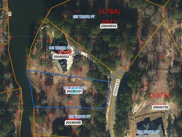 135 Troys Point , West End, NC 27376