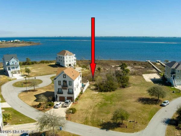 104 Greenhill Place , Newport, NC 28570