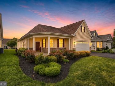 86 PRESIDENTS DRIVE, MECHANICSBURG, PA 17050