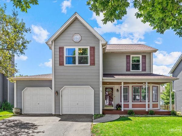 2296 Salisbury Drive, Naperville, IL 60565