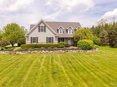 12621 Golden Oaks Drive, Hartland Twp, MI 48380
