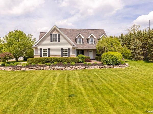 12621 Golden Oaks Drive, Hartland Twp, MI 48380