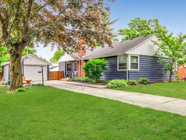 213 N Emerson Street , Mount Prospect, IL 60056