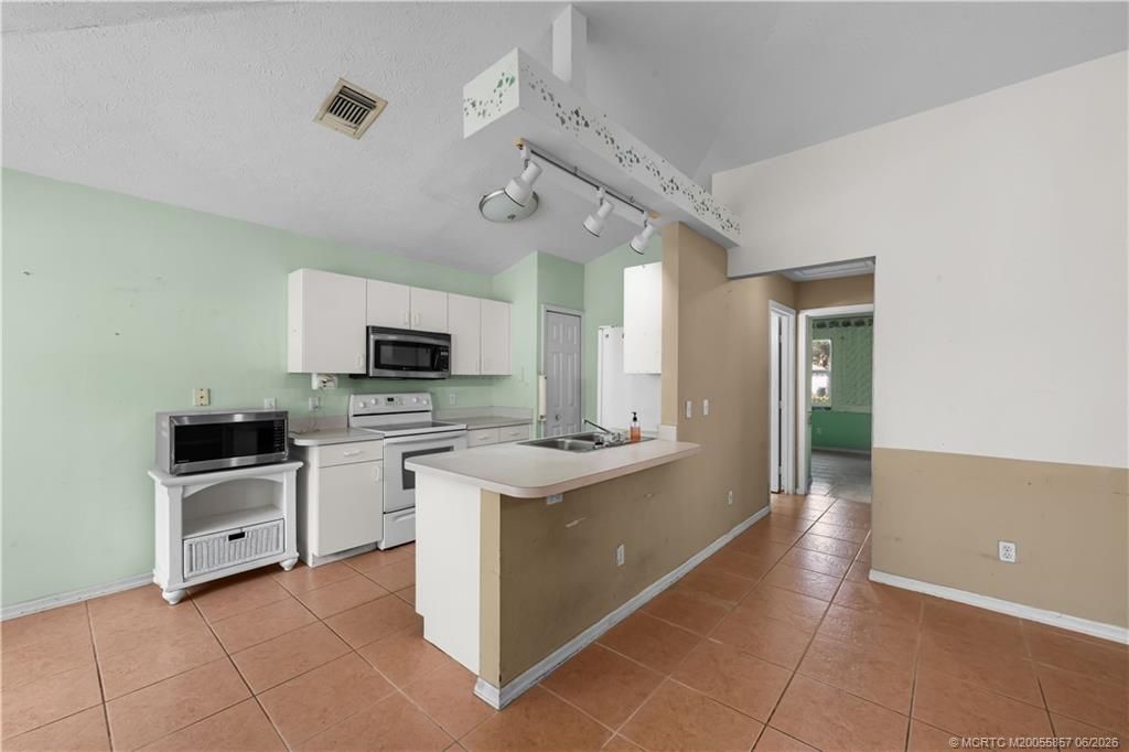 645 SW Nichols Terrace, Port Saint Lucie, FL 34953 Photo