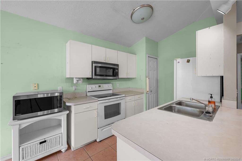 645 SW Nichols Terrace, Port Saint Lucie, FL 34953 Photo