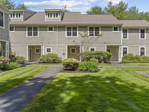 1605 Catalpa Dr, Unit 1605, North Andover, MA 01845